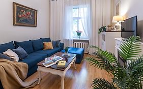 Alunana Premium & Fireplace Apartment In Art Nouveau District, 63 Sqm, 1870S, Self Check-In